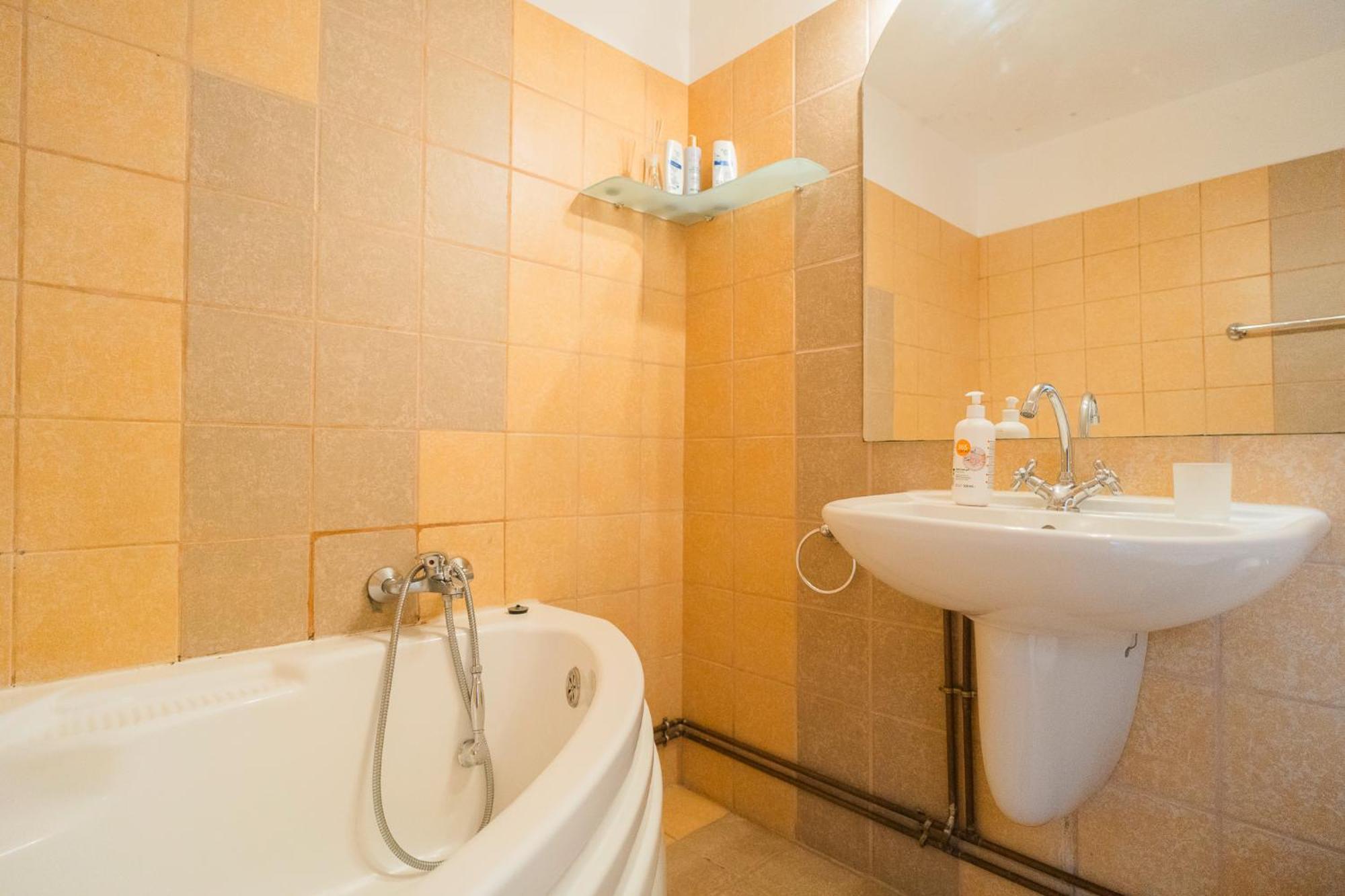 Rustic & Spacious 3Br Apartment ブカレスト エクステリア 写真