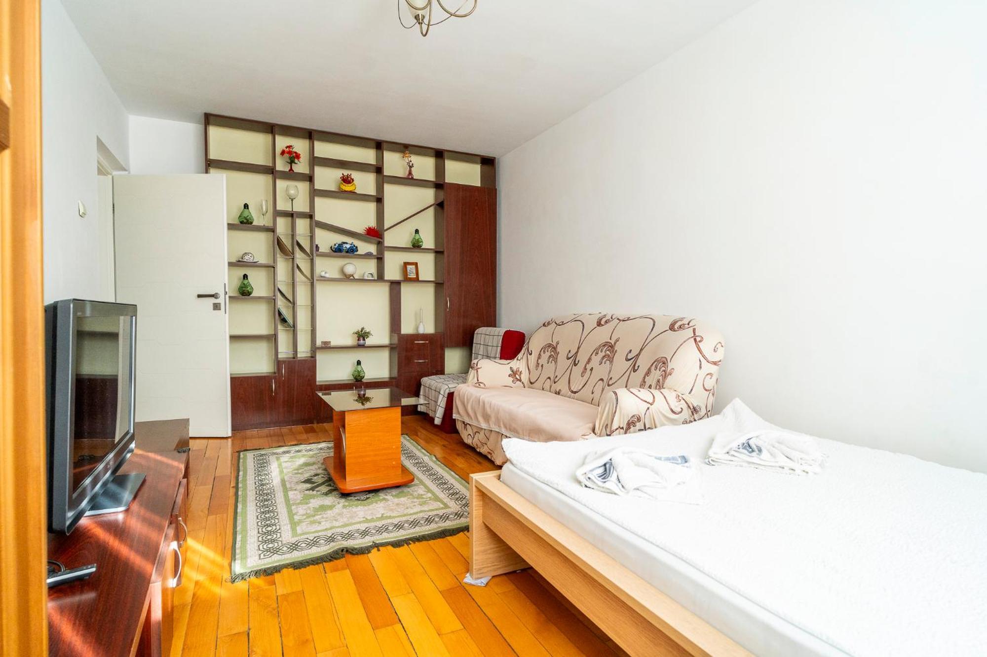 Rustic & Spacious 3Br Apartment ブカレスト エクステリア 写真
