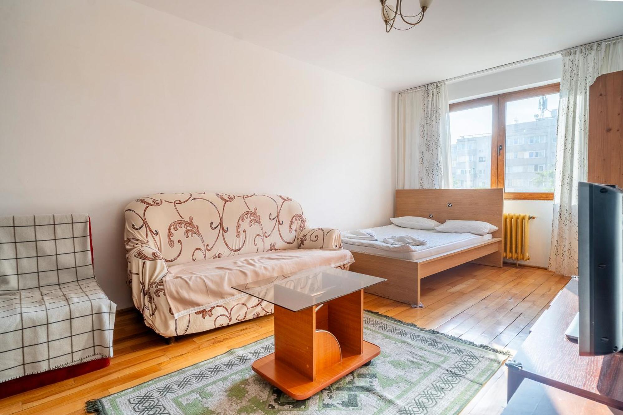 Rustic & Spacious 3Br Apartment ブカレスト エクステリア 写真